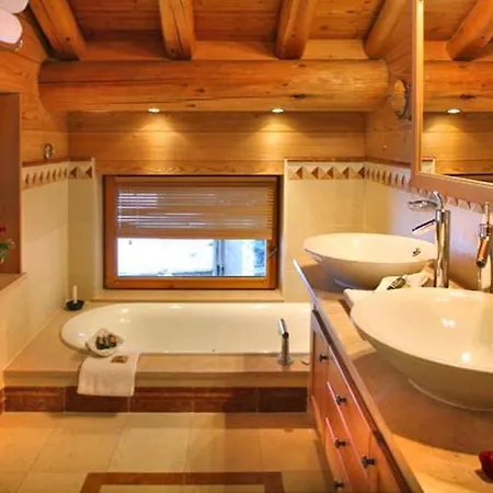 Val D Isere Chalet Sleeps 12 Chalet Val-dʼIsère